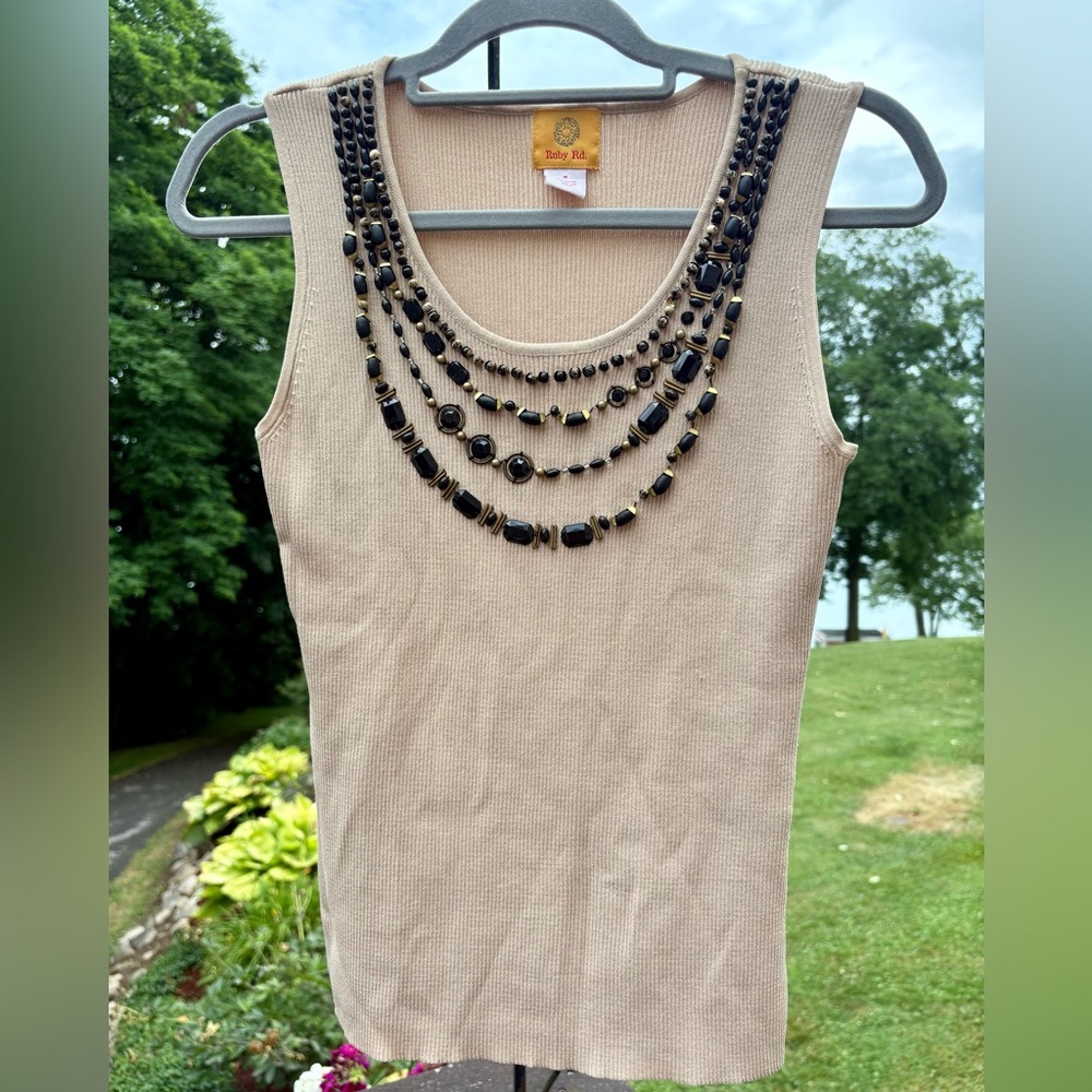Jones NY Black Bermuda Shorts w/ Ruffle Hem & Tan Sweater Tank w/ Beads Sz 14 L - Picture 9 of 12